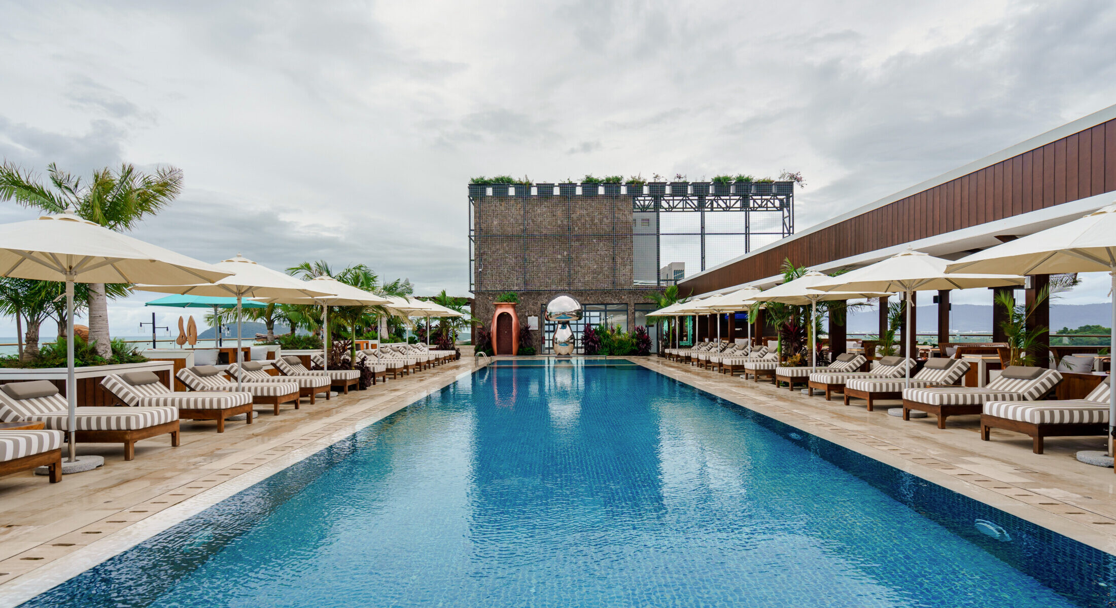 SAIL Rooftop & Sunset Pool Bar Langkawi - The RIYAZ Lavanya