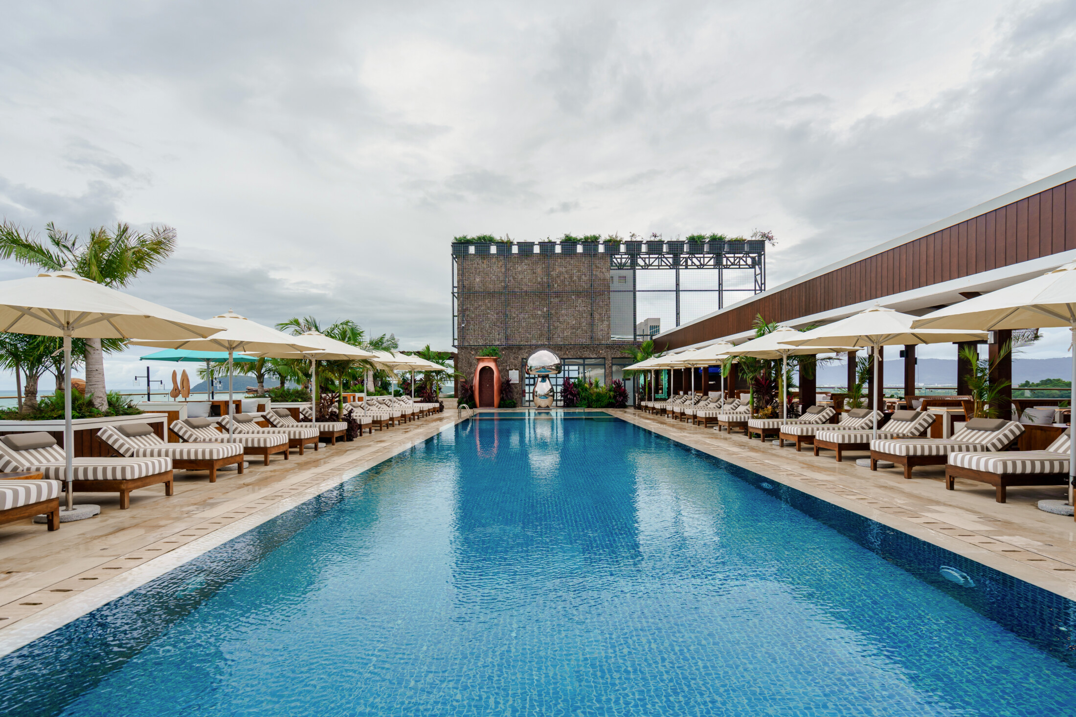 SAIL Rooftop & Sunset Pool Bar Langkawi - The RIYAZ Lavanya