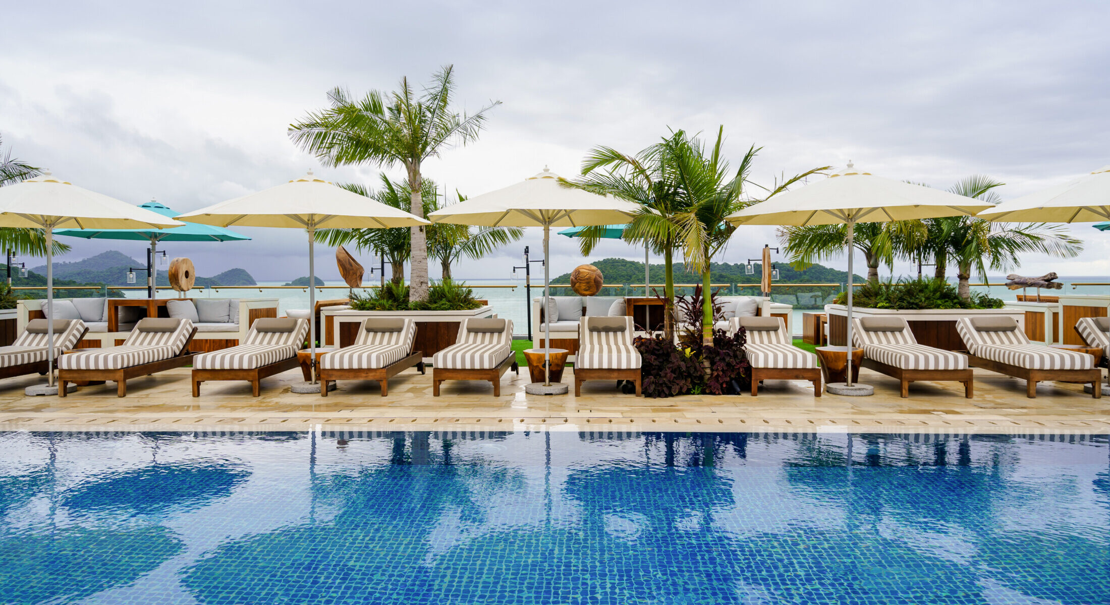 SAIL Rooftop & Sunset Pool Bar Langkawi - The RIYAZ Lavanya